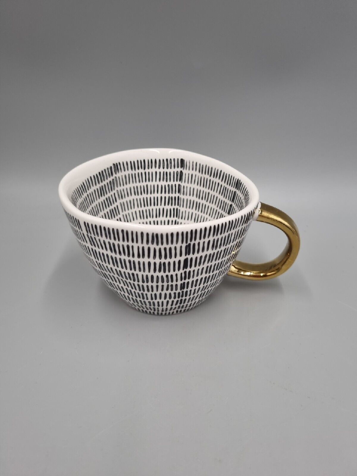 A G Decor Ventura Glazed Geometric Irregular Ceramic Mug Gold Handle, 250 ml