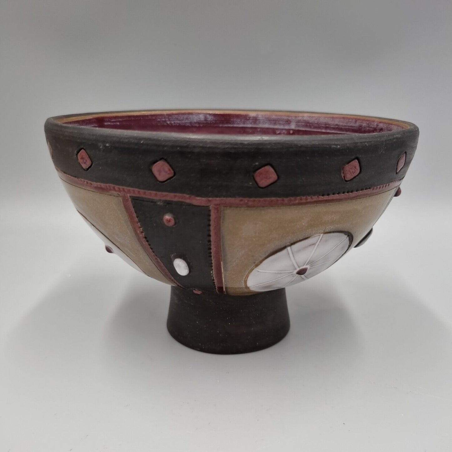 An Excellent Studio Pottery Footed Decorated Bowl, Unknown Maker, Thoms?.