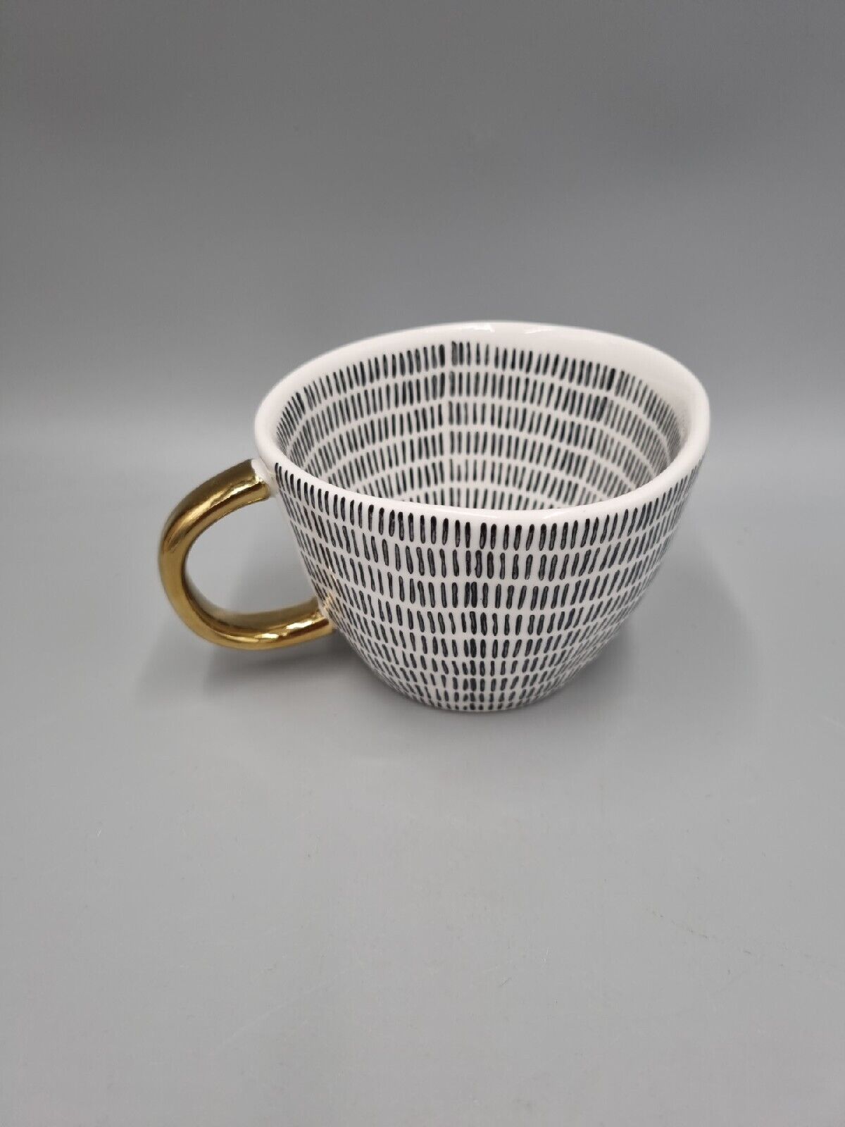 A G Decor Ventura Glazed Geometric Irregular Ceramic Mug Gold Handle, 250 ml