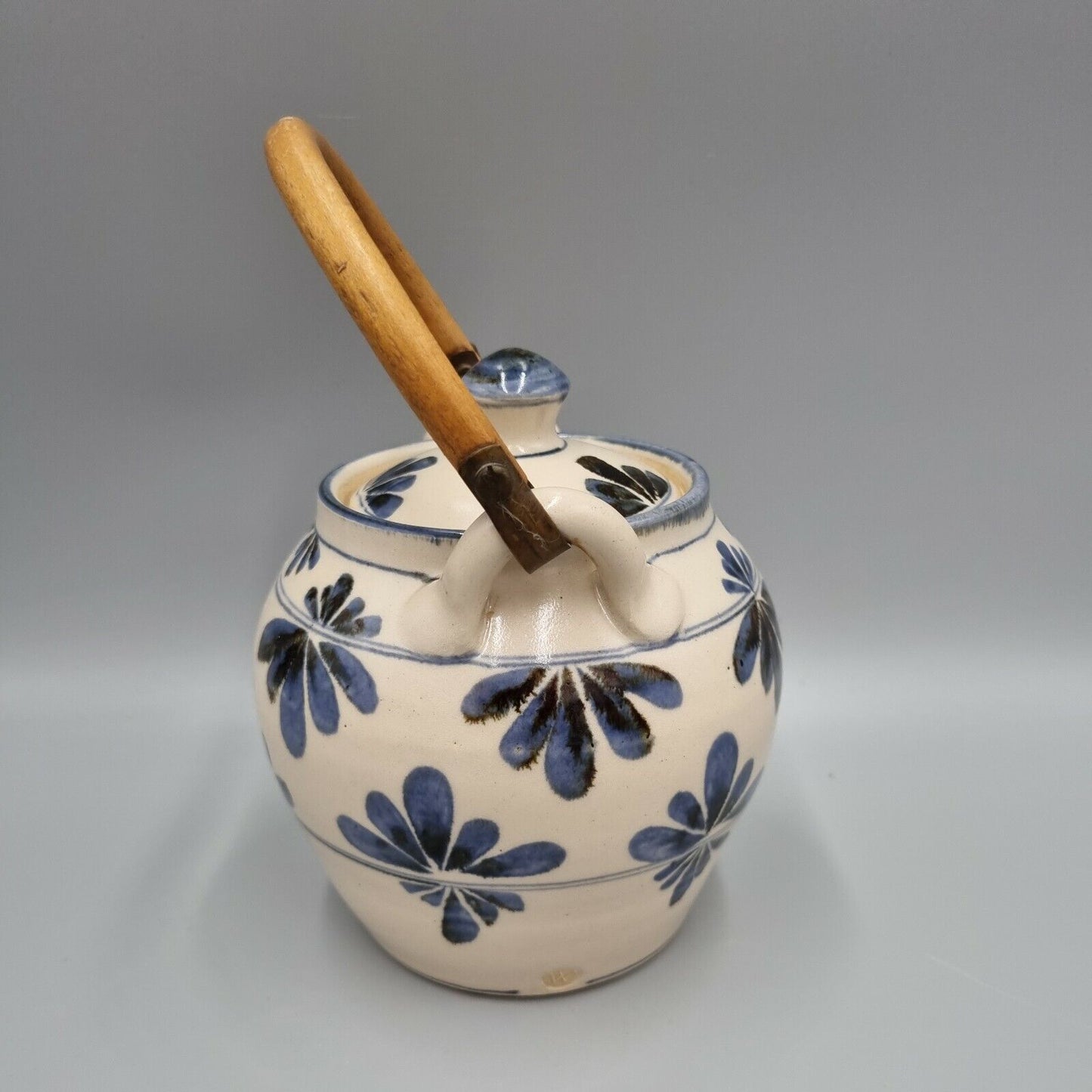 A Willing Studio Pottery Tea Pot in Blue and White, Devon, Vintage.