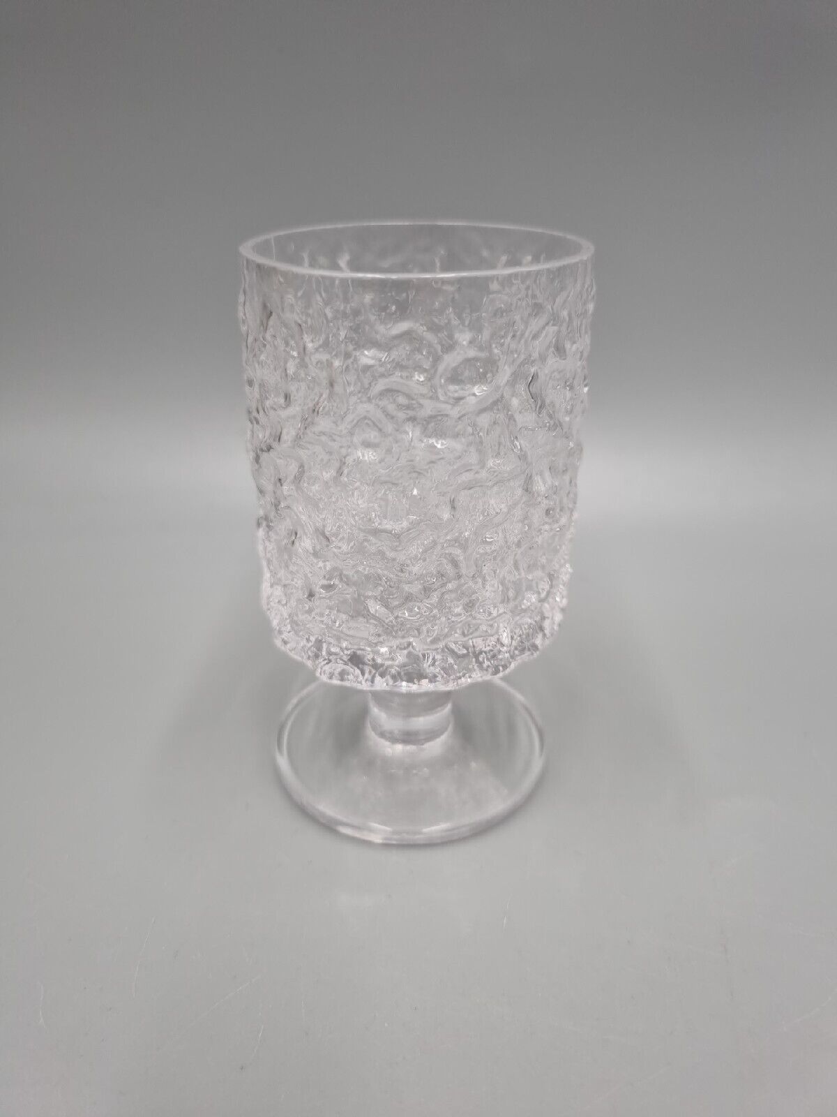 A Whitefriars Bark Glacier M142 Small Wine Glasses Baxter British