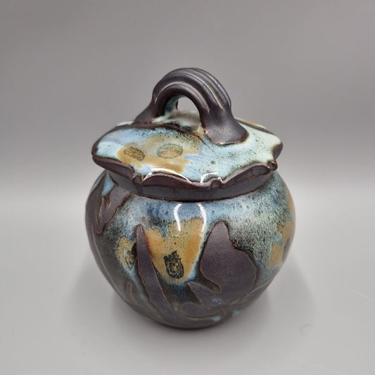 A Benjamin Eeles Studio Pottery Stoneware Lidded Pot with BE stamp.