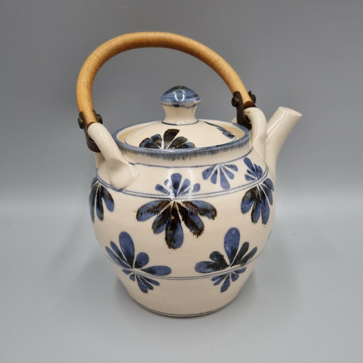 A Willing Studio Pottery Tea Pot in Blue and White, Devon, Vintage.