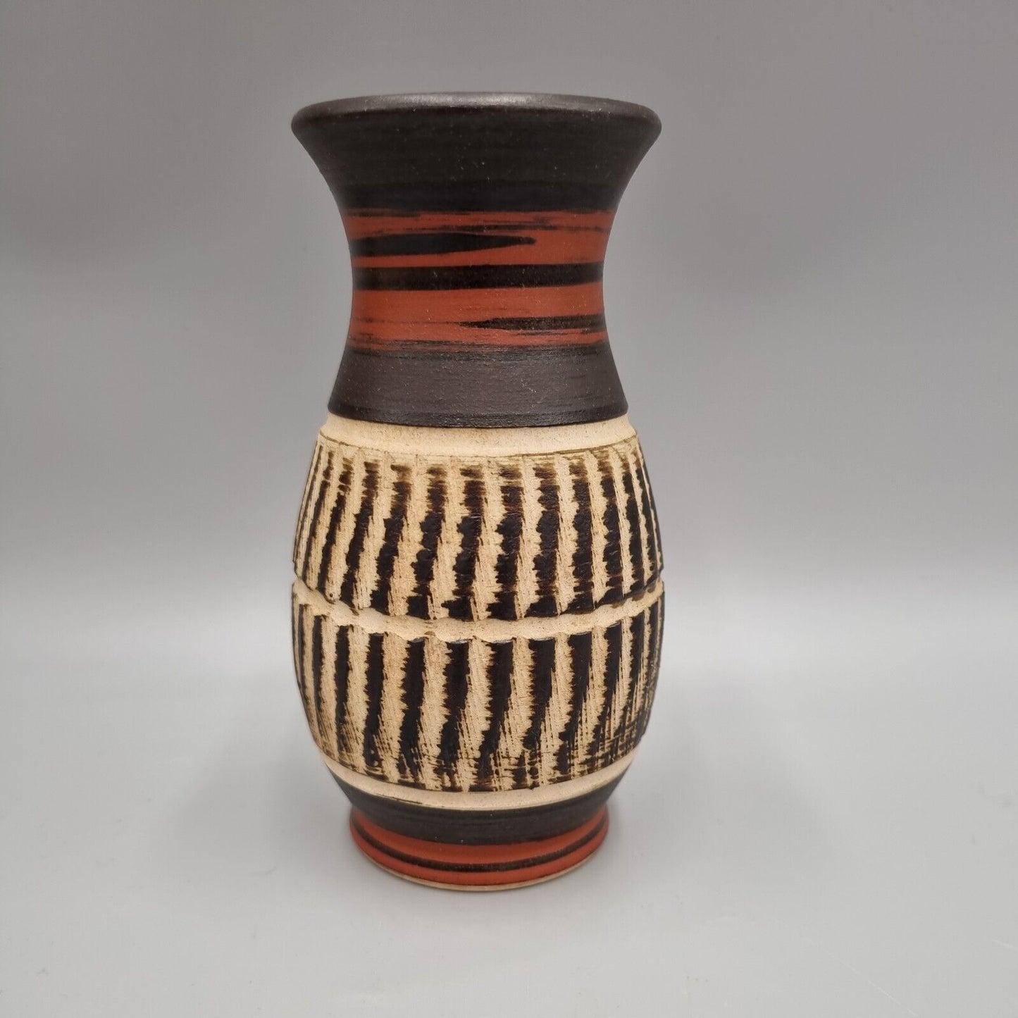 A German Dumler Breiden Sgraffito Studio Pottery Vase, 479/14. WGP, MCM, VGC.