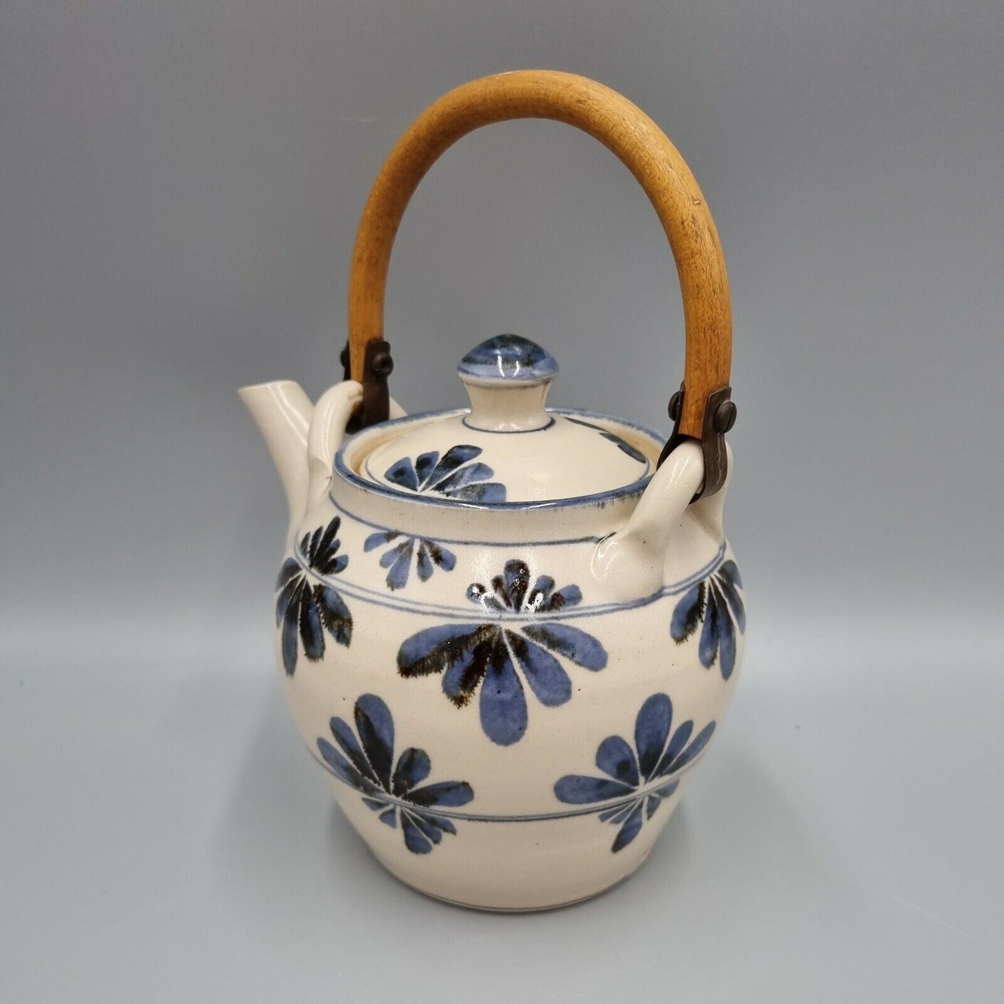 A Willing Studio Pottery Tea Pot in Blue and White, Devon, Vintage.