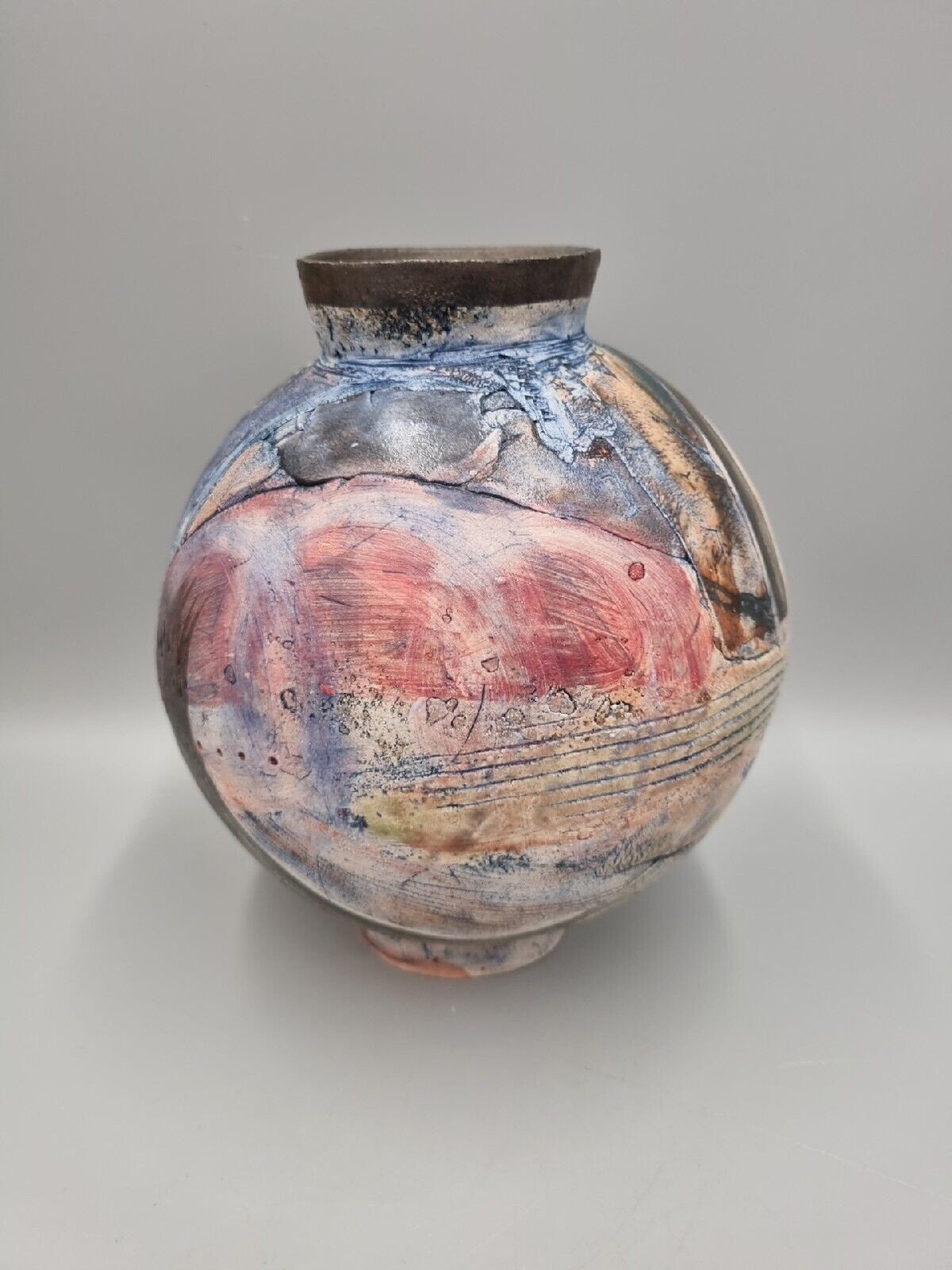 A Field Place Pottery Large Ceramic Moon Jar / Pot / Vase By Jessica Jordan.