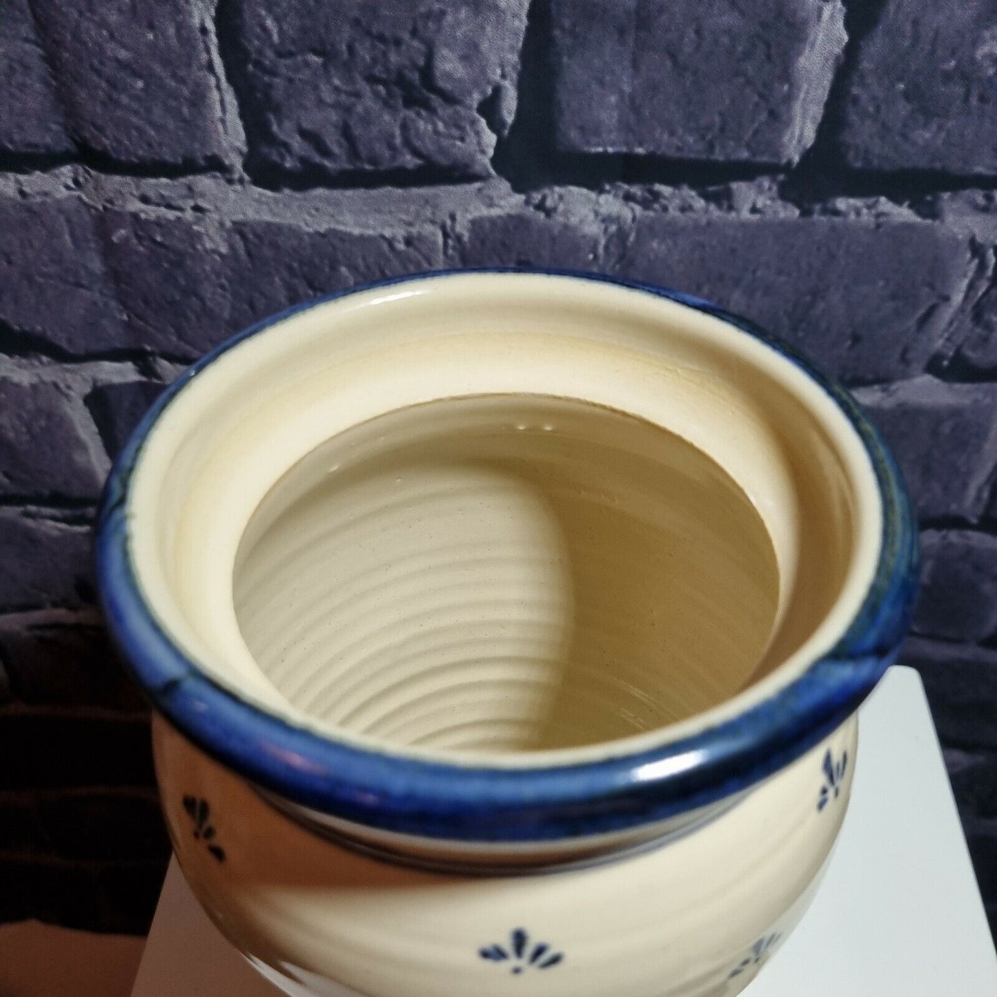 A Willing Studio Pottery Lidded Pot / Jar in Blue and White, Devon, Vintage.