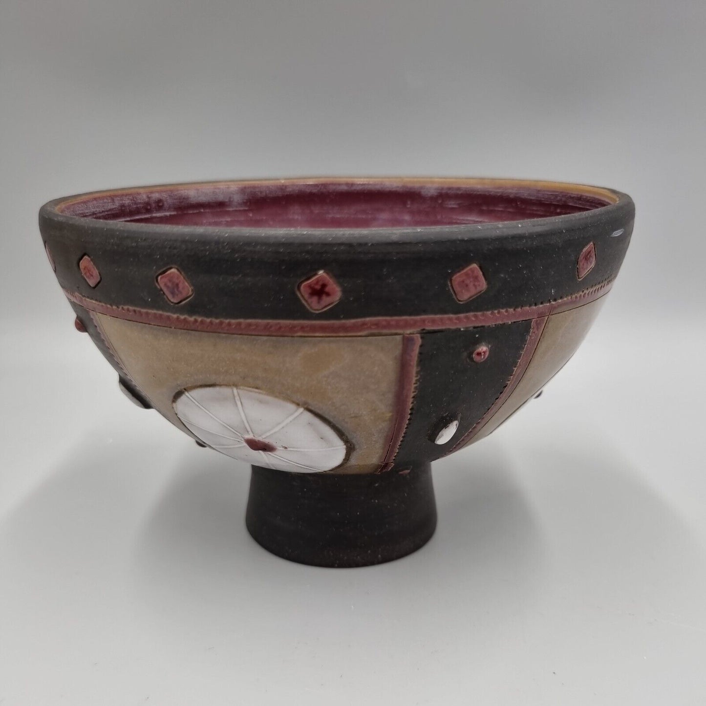 An Excellent Studio Pottery Footed Decorated Bowl, Unknown Maker, Thoms?.