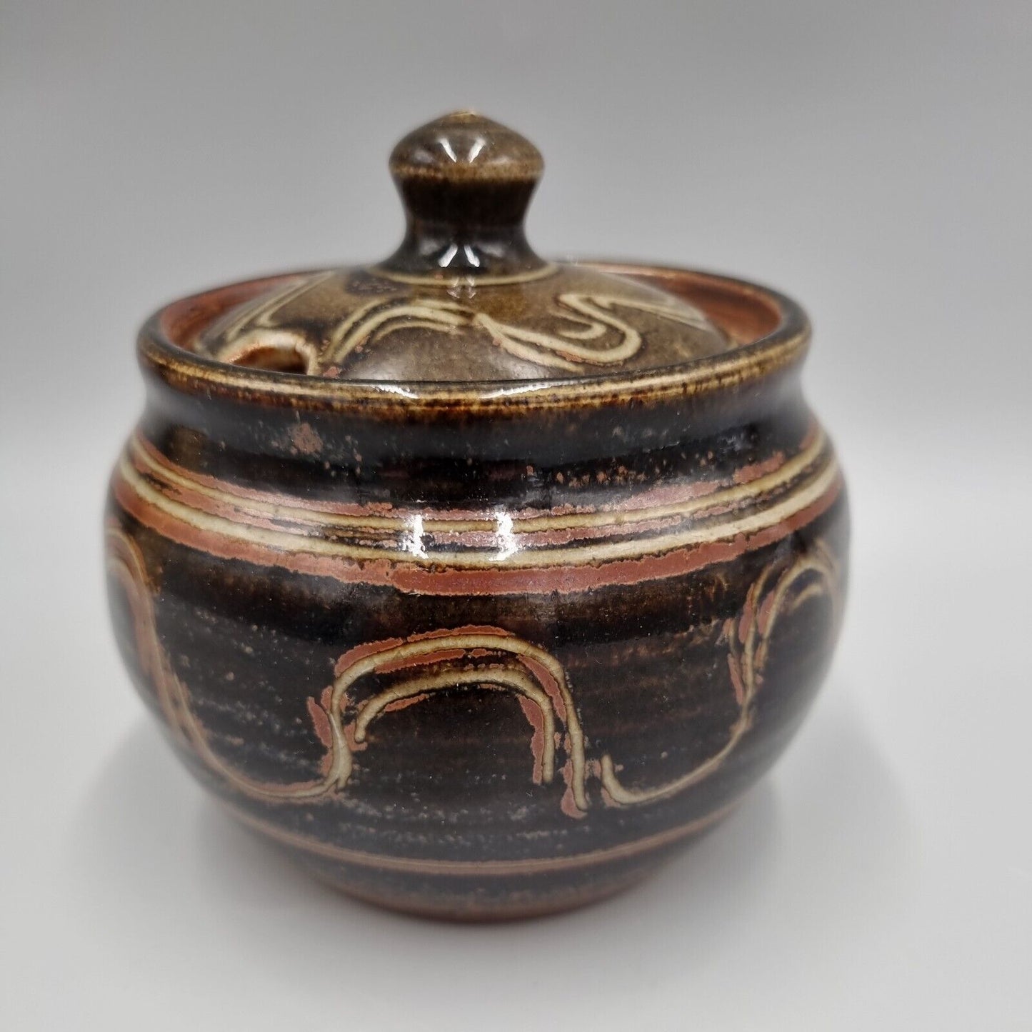 A Winchcombe Studio Pottery - Lidded Preserve Pot - Ray Finch