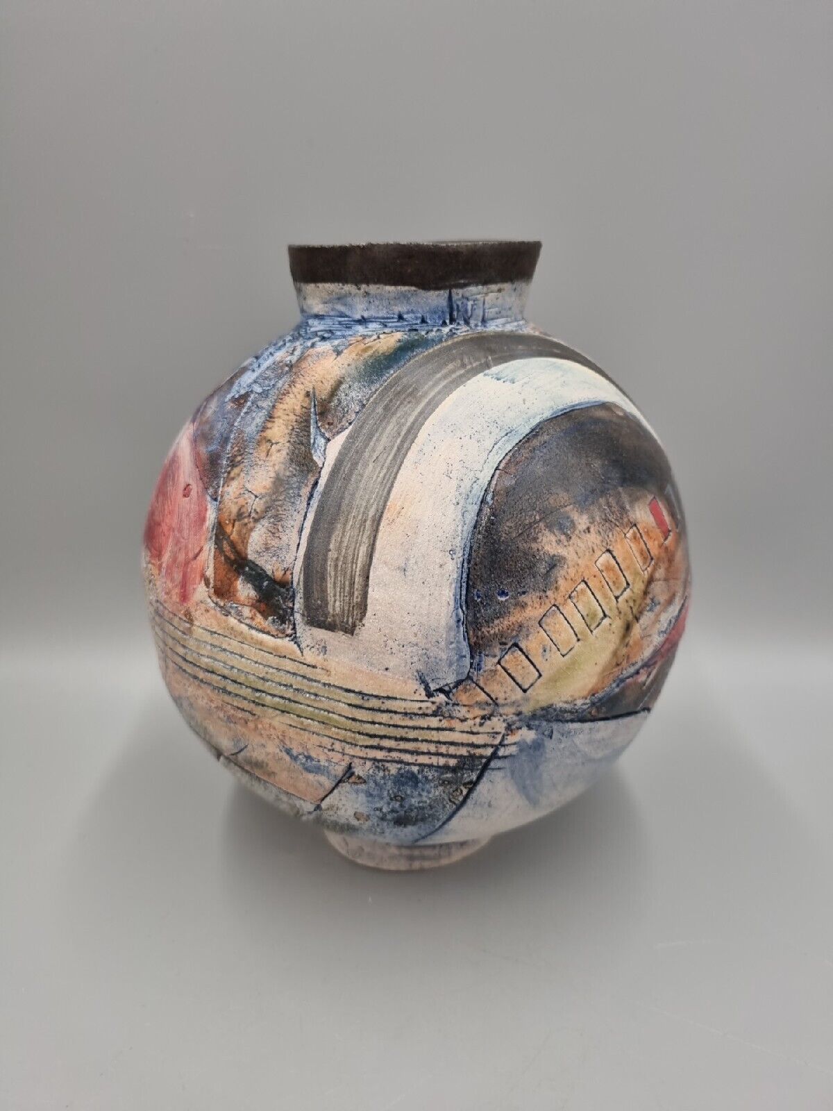 A Field Place Pottery Large Ceramic Moon Jar / Pot / Vase By Jessica Jordan.