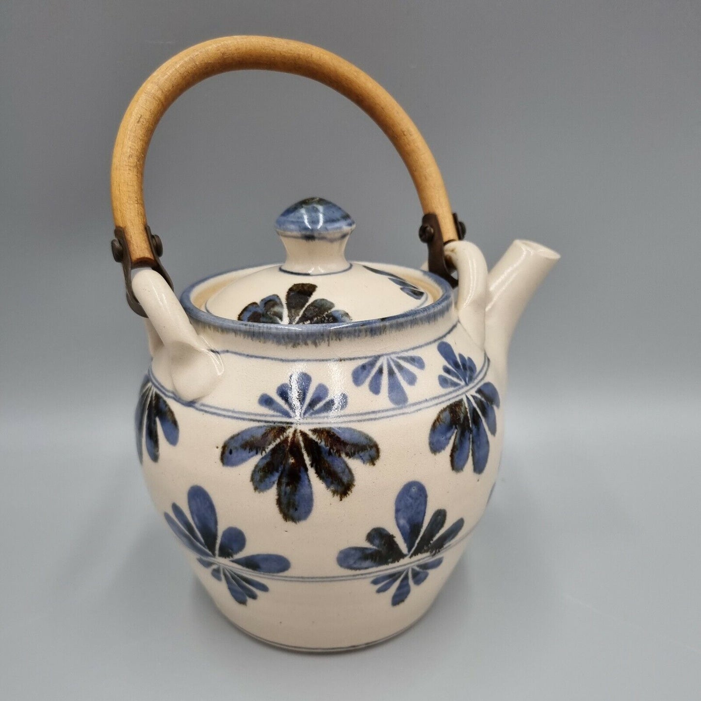 A Willing Studio Pottery Tea Pot in Blue and White, Devon, Vintage.