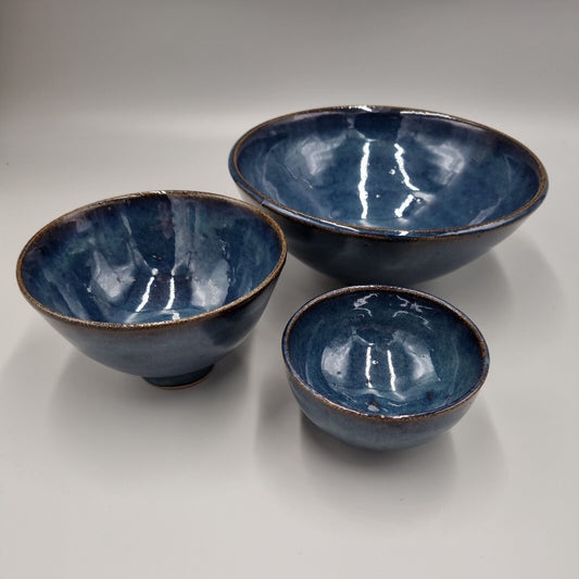 A Set of 3 Footed Stoneware Bowls In Cobalt Blue. Impressed Mark To Base.