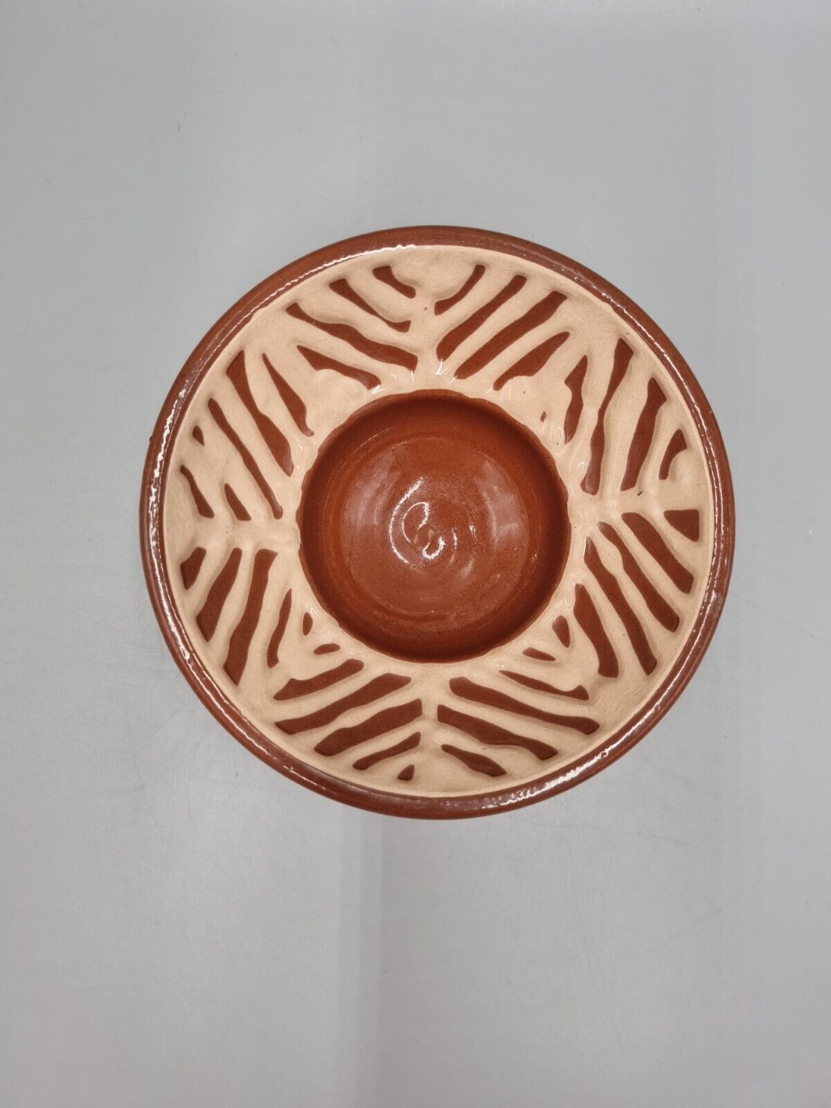 A Slip Ware Decorated Small Studio Pottery Bowl With Makers Mark.