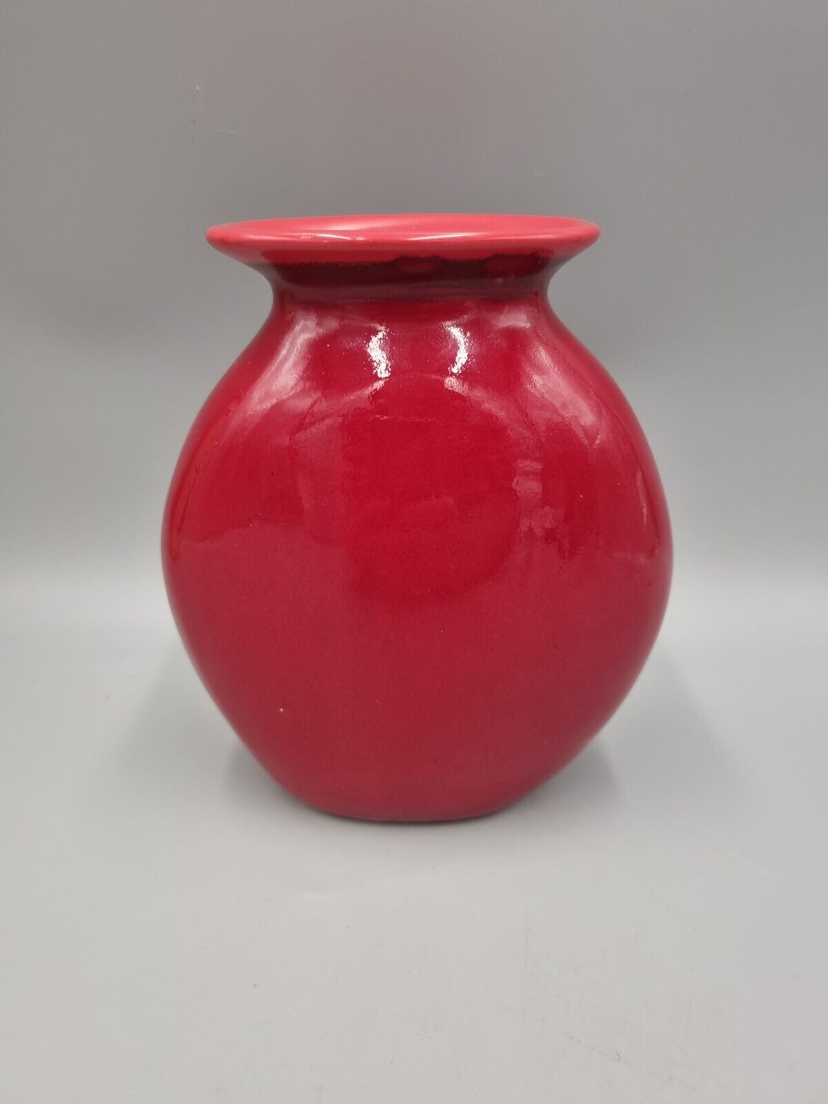 A Vintage Studio Pottery Red Ovoid Vase By Barbara Eigen, US Potter.