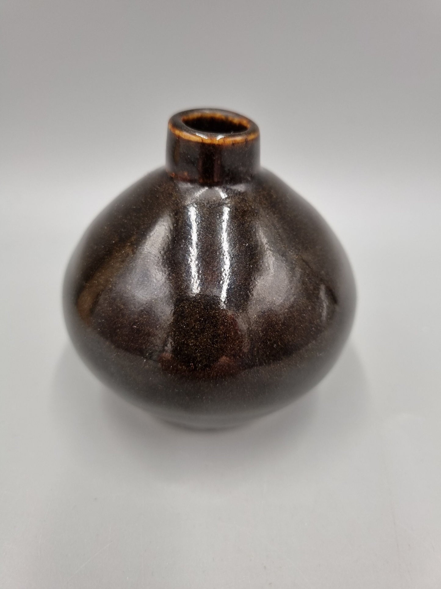 A St Ives Leach Pottery Studio Pottery Bud / Posy Vase, Bulb.