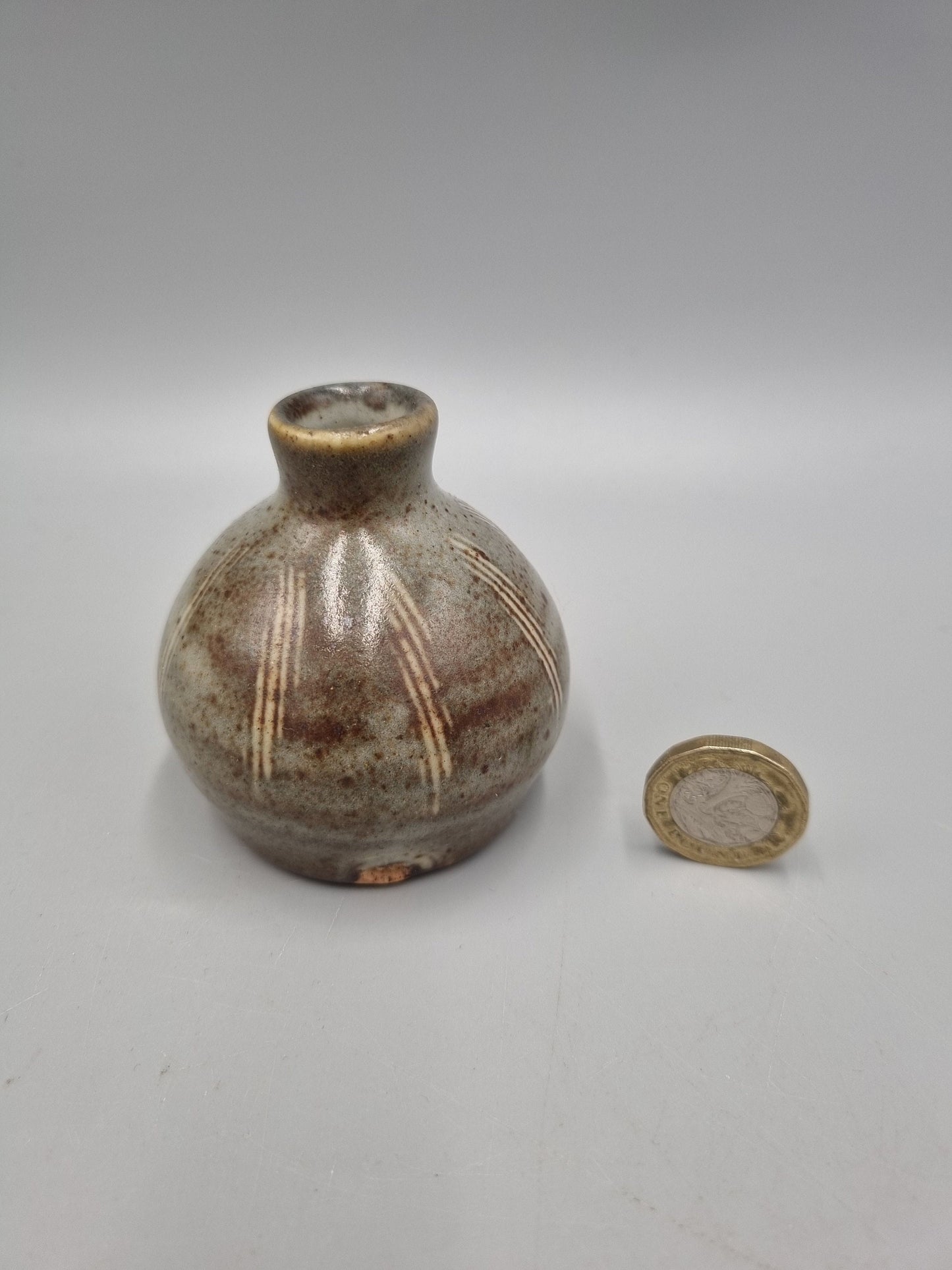 A St Ives Leach Pottery Studio Pottery Bud / Posy Vase, Bulb.