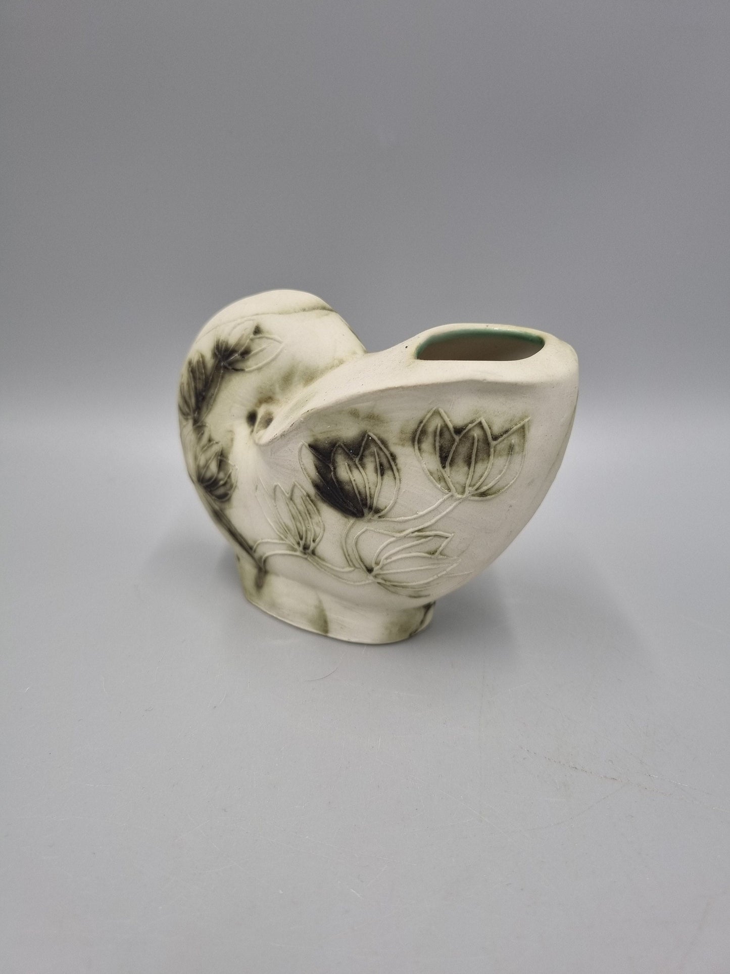 A Carn Studio Pottery Small Shell Nautilus Posy / Bud Vase, Form N66.