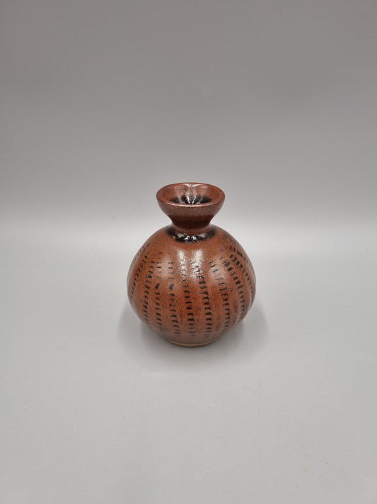 A David Leach, Lowerdown Studio Pottery Bud / Posy Vase, Bulb.